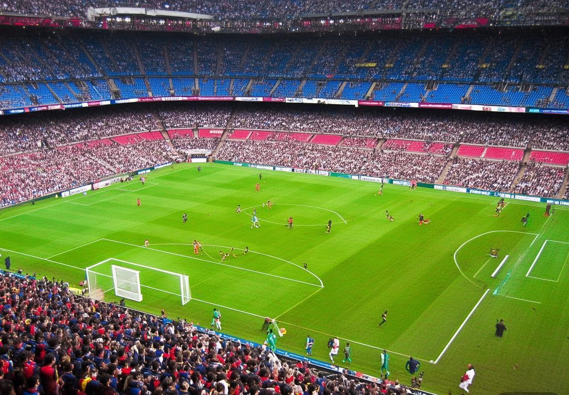 2013-2014赛季巴萨皇马巅峰对决：传控与反击对决解析(图2)